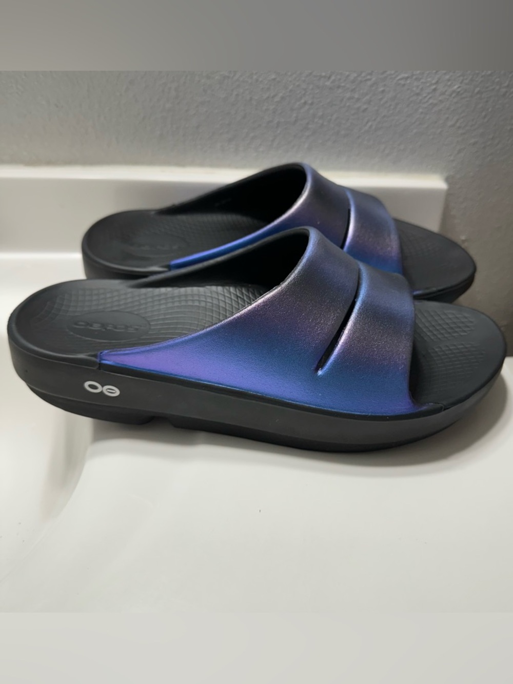 Women's OOfos OOahh Slide Sandal - Picture 2 of 8